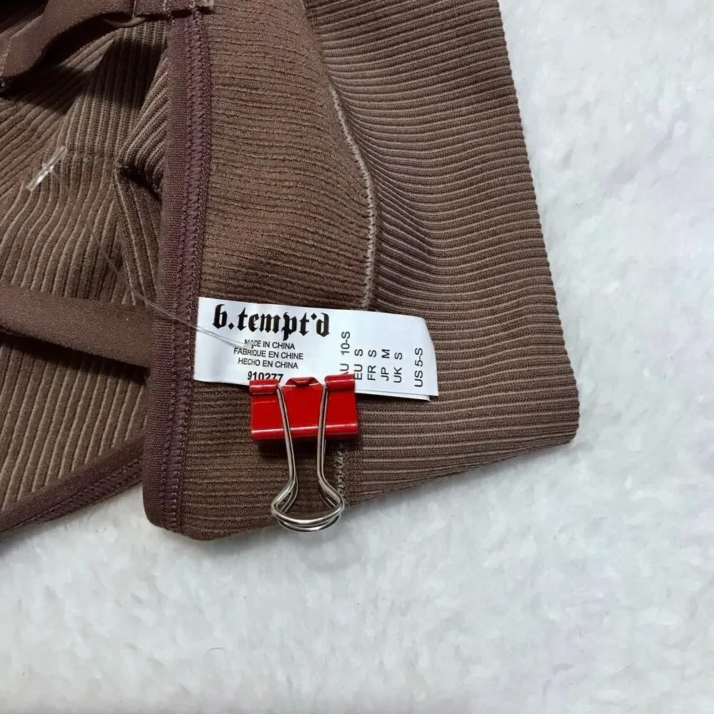 B. Tempt’D nwot brown